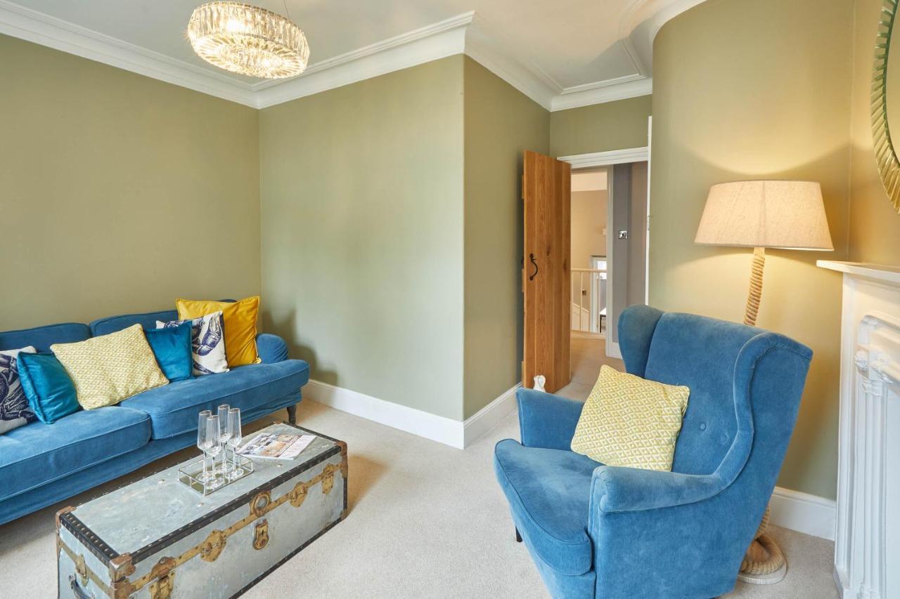 Host & Stay - Henderson House Уитби Екстериор снимка