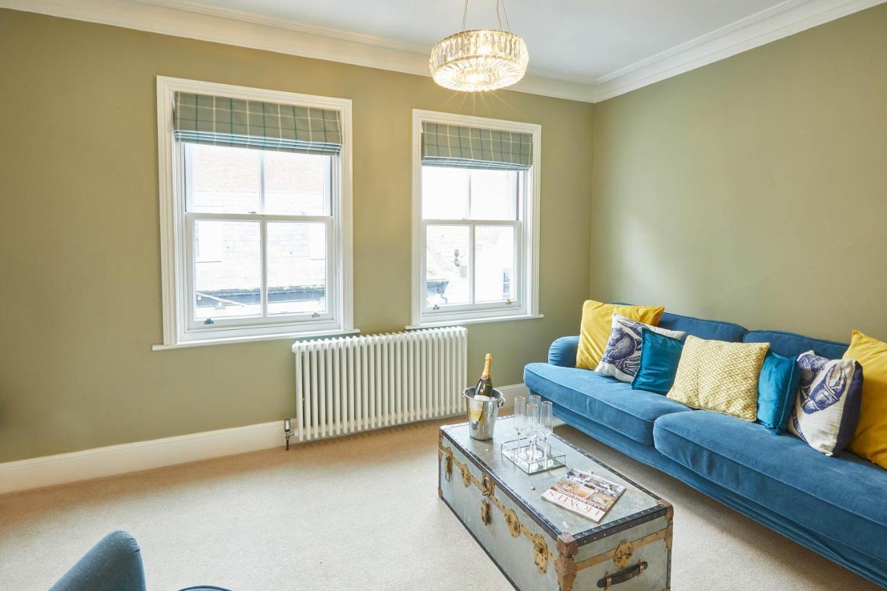 Host & Stay - Henderson House Уитби Екстериор снимка
