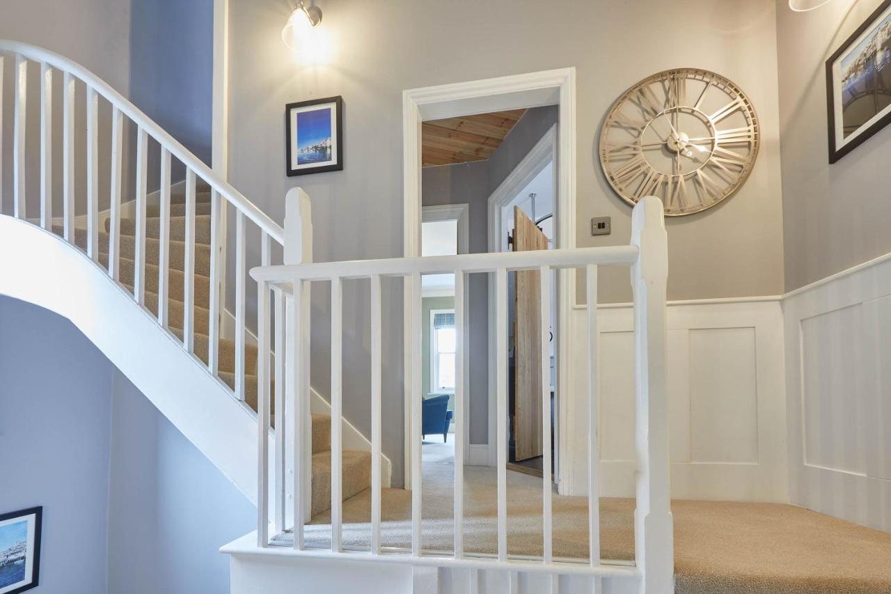 Host & Stay - Henderson House Уитби Екстериор снимка