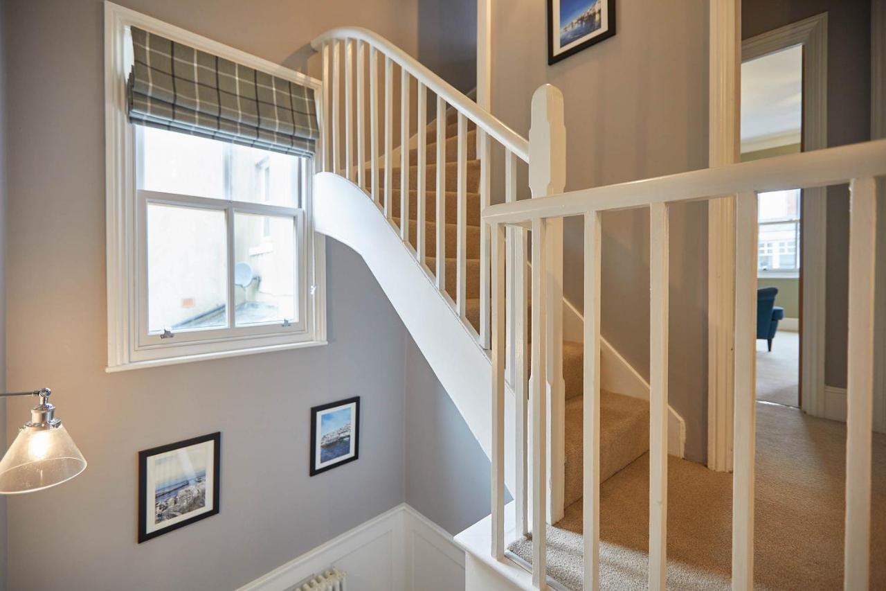 Host & Stay - Henderson House Уитби Екстериор снимка